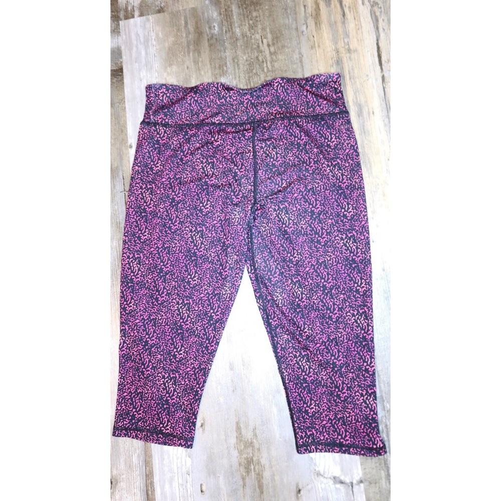 Danskin Now Capri leggings